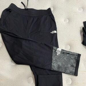 North face men’s sweat pants size XL